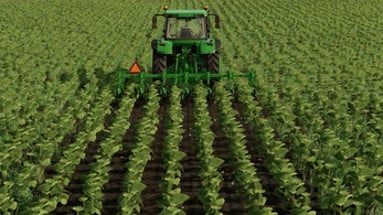 John Deere 825 Row-Crop Cultivator Image