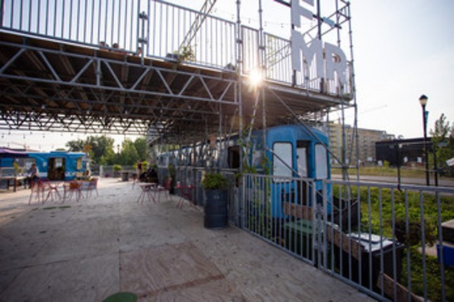 La Ligne Pointillée Image