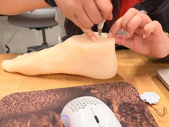 Ankle Chomper screenshot