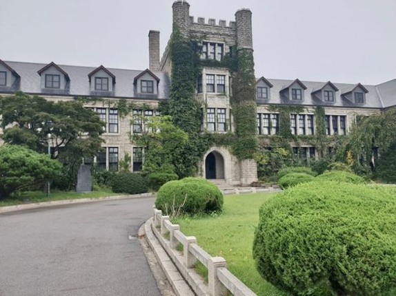 selcouth melodies. Image