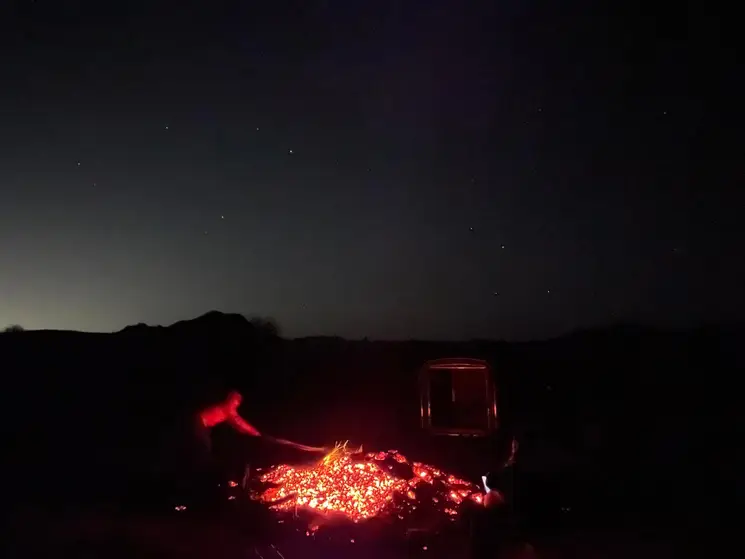 Games like to wander past the hollow night