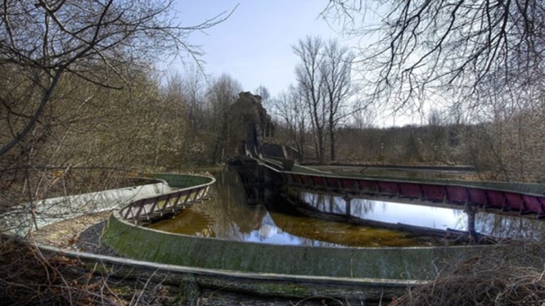 Abandoned Funfair Treasure Escape screenshot