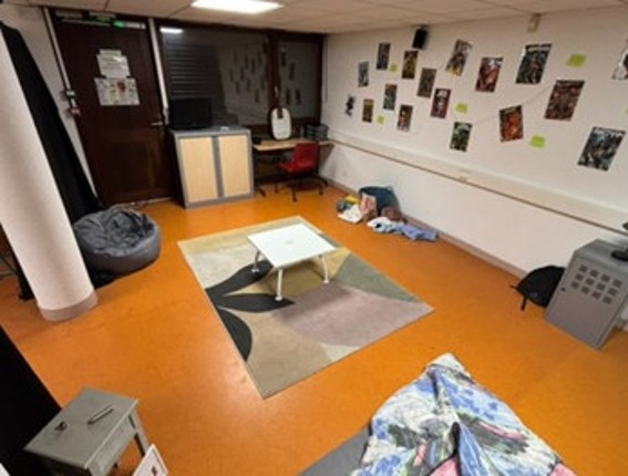 Dans son silence screenshot