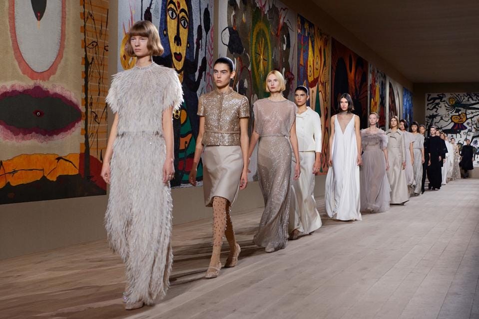 Games like Stitching Through Time: The Changing Landscape of Women's Fashion