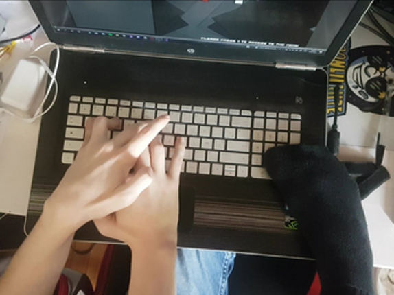Connect your hands to the game Image