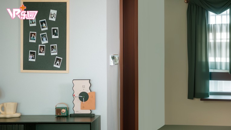 完蛋!我被美女包围了!-房间里的心跳VR花絮 screenshot