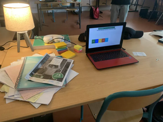 Touche pas à ma bourse Image