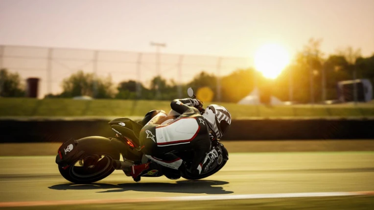 Ride 4 Image
